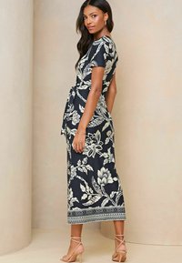 Lipsy SHORT SLEEVE MIDI - Enostavna obleka - navy blue floral