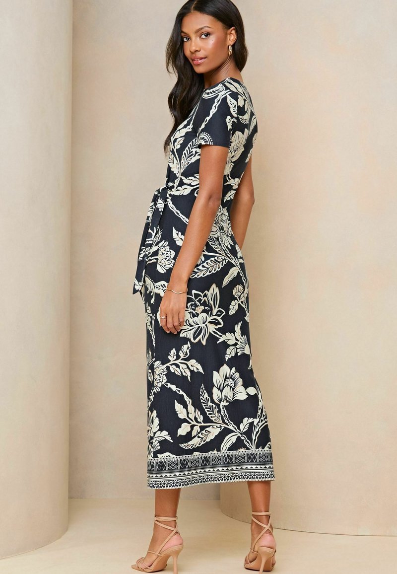 navy blue floral shift dress Always The One Navy Blue Floral Shift Dress, X-Large - The Mint Julep Boutique