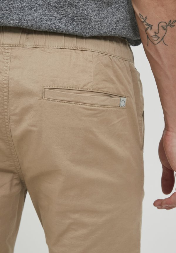 PRLOUIS REGULAR FIT - Tracksuit bottoms - dune2