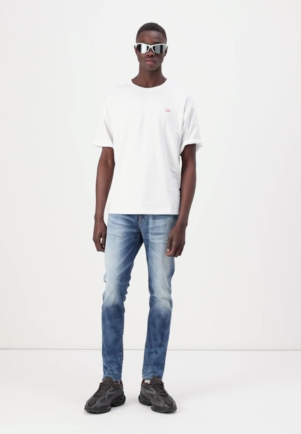 STRUKT - Slim fit jeans - 013