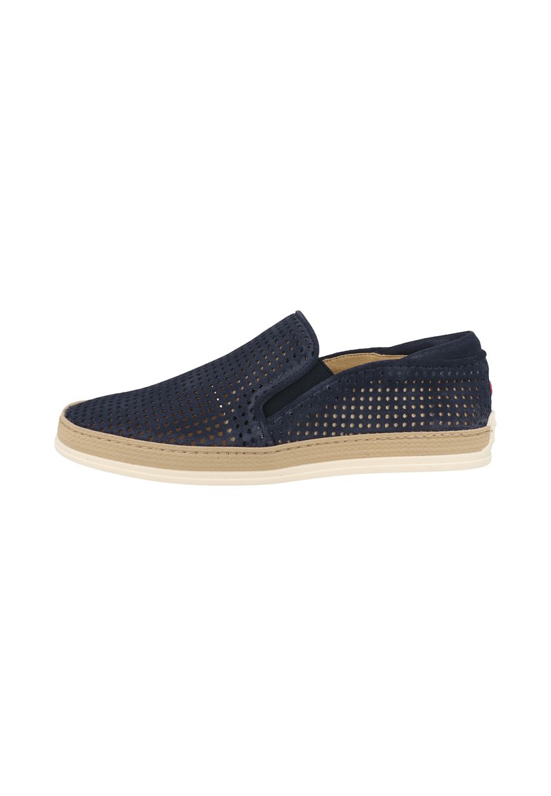 Scarpe slip-on blu navy realizzate in materiale perforato con suola beige, dotate di pannelli elastici laterali e dettagli di cucitura.