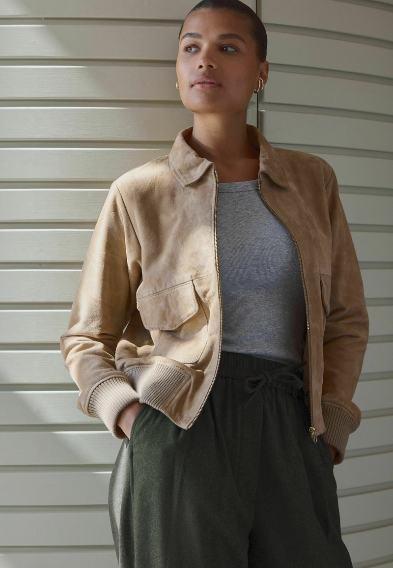 Next REGULAR FIT - Bombertakki - neutral