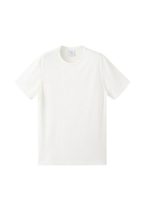 Einfaches weißes T-Shirt mit kurzen Ärmeln und Rundhalsausschnitt, flach liegend, Vorderansicht zeigend mit sichtbarem Etikett im Kragen.