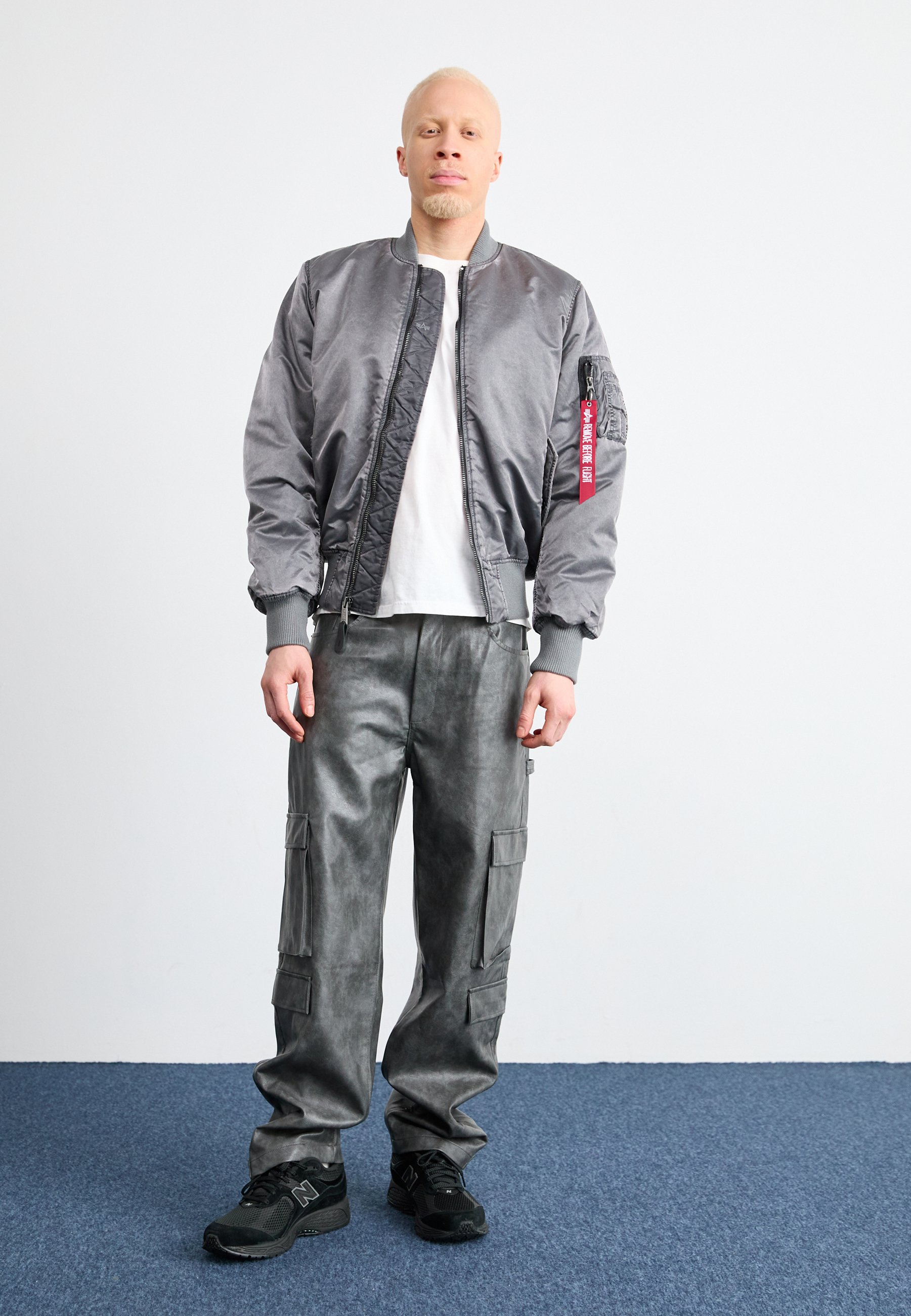 美品 New Balance M2002WBブラック New Balance M2002WB UNISEX - Trainers - black - Zalando.co.uk