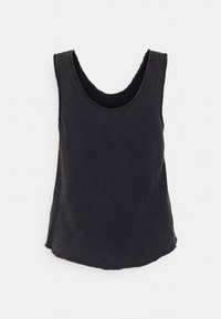 Černé tílko bez rukávů s neupravenými švy a zaobleným výstřihem na bílém pozadí.