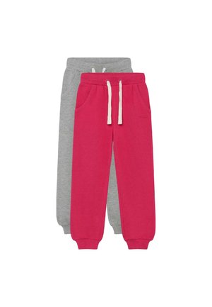 Deux paires de pantalons de survêtement pour enfants, l'une grise et l'autre rouge, toutes deux avec des ceintures élastiques et des cordons blancs.