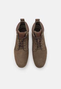 Timberland KILLINGTON - Botines con cordones - olive