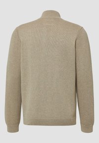 Beżowy sweter z dzianiny z długimi rękawami i ściągaczami przy mankietach, dole i kołnierzu, pokazany od tyłu na jednolitym tle.