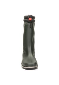 Botte en caoutchouc verte montante avec un haut rembourré noir et un cordon de serrage ajustable. Dotée d'une semelle texturée pour une meilleure adhérence et d'un détail de logo.