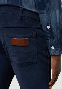Wrangler GREENSBORO - Vaqueros rectos - mood indigo