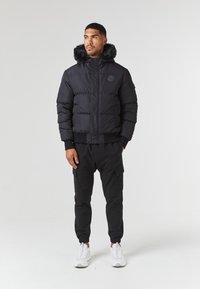 CLOSURE London HOODED SHORT PUFFER JACKET - Téli dzseki - black
