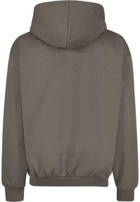 Felpa con cappuccio marrone, tessuto morbido, orlo e polsini elasticizzati, vestibilità rilassata, design semplice senza motivi o loghi visibili sul retro.