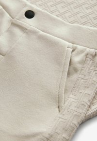 Baker by Ted Baker TEXTURED SET REGULAR FIT - Šorti - stone