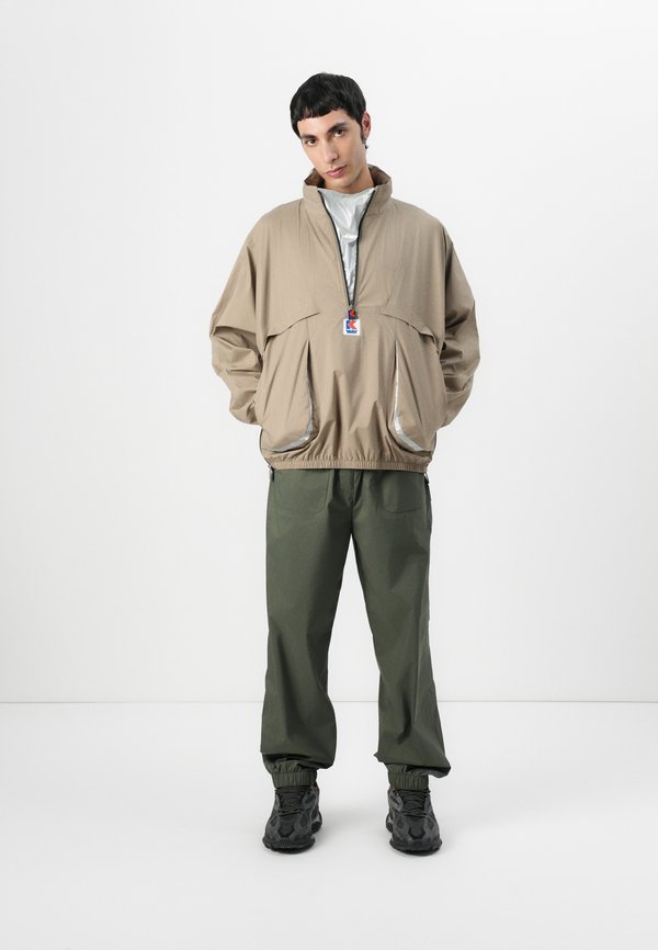 BERMUDA UNISEX - Jogginghose