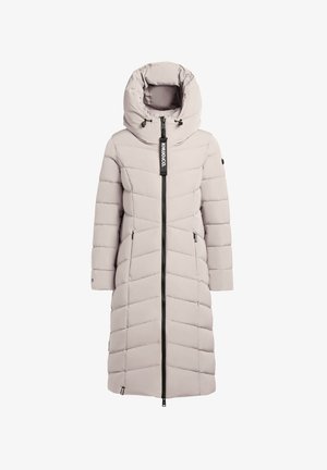 Długa, jasnoszara kurtka puchowa z wysokim kołnierzem, pionowym wzorem pikowania, zapięciem na zamek i troczkami przy kapture.