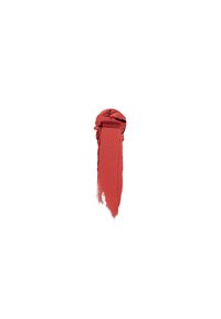 Matte Lippenstift-Swatch in einem warmen, gedämpften Rotton mit einer glatten, cremigen Textur und einem sanften Finish, aufgetragen in einer dicken, abgerundeten Schicht.