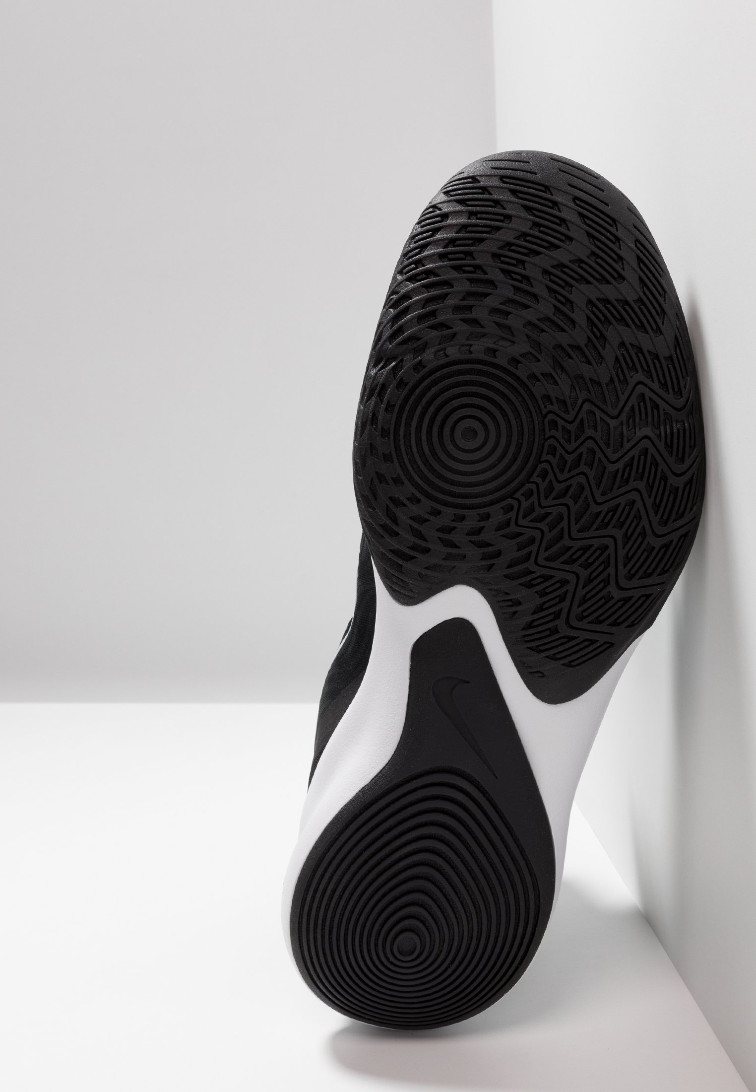 nike performance precision iii