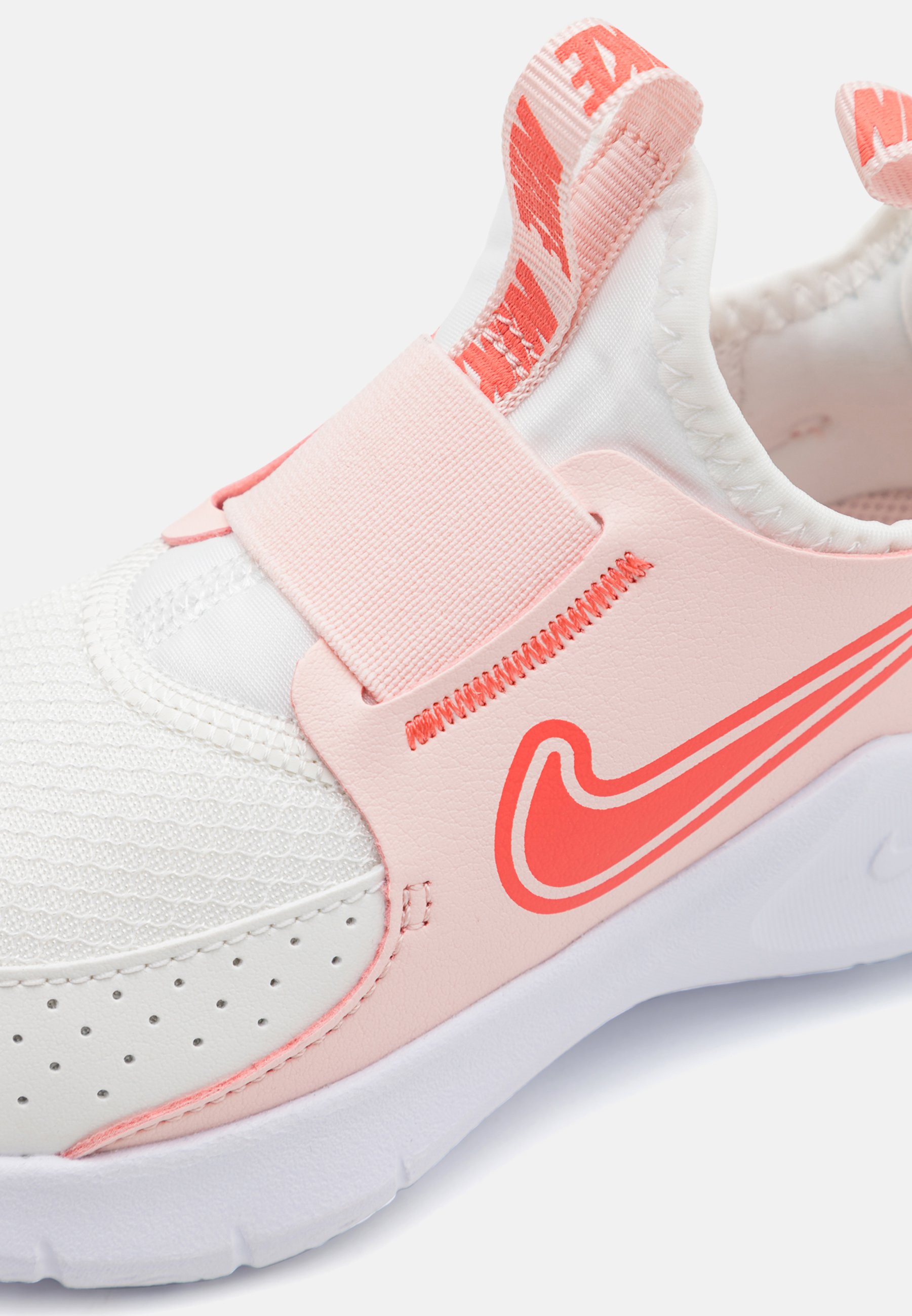 nike flex runner pink