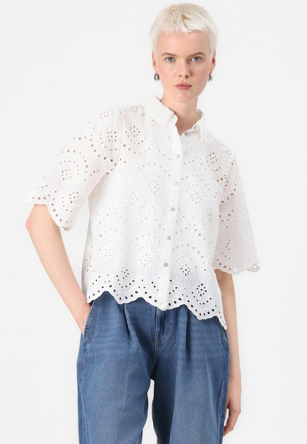 ONLVALAIS - Button-down blouse - cloud dancer3