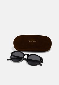 Lunettes De Soleil Tom Ford Rosco FT1022/S 20E 58-16 Gris | Prix 221,90