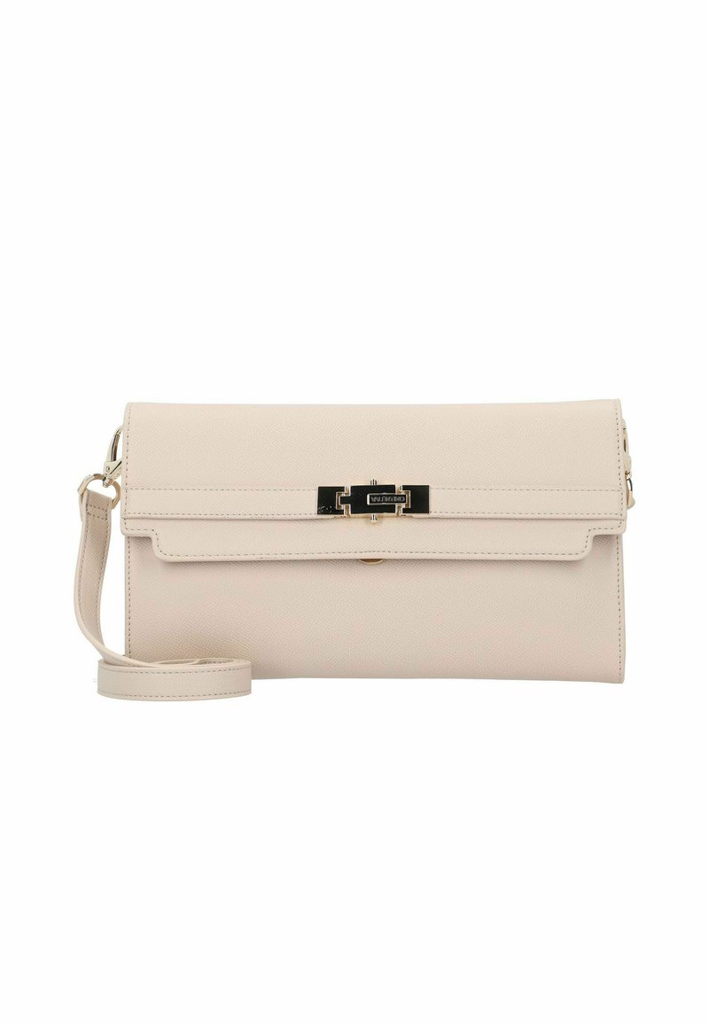 Borsa a pochette in pelle color beige chiaro con una finitura testurizzata, dotata di un clasp in metallo nero e di una tracolla staccabile per diverse opzioni di trasporto.