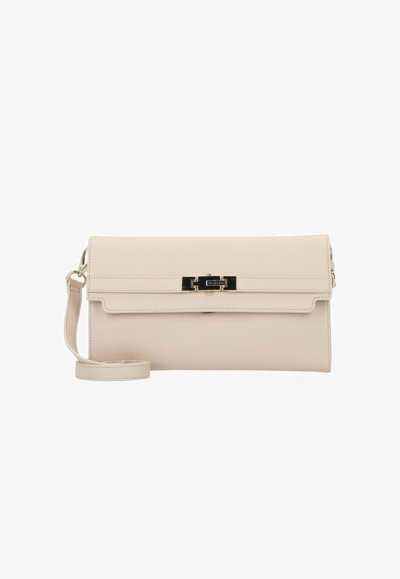 Borsa a pochette in pelle color beige chiaro con una finitura testurizzata, dotata di un clasp in metallo nero e di una tracolla staccabile per diverse opzioni di trasporto.