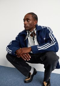 adidas Originals ADICOLOR POLAR FLEECE - Fleecová bunda - night indigo