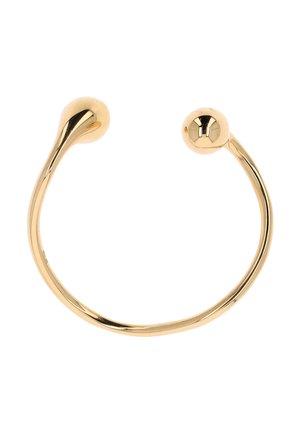 Åbent, tyndt guldbøjle med glatte, afrundede ender, den ene større dråbeformet og den anden mindre sfærisk form.