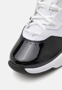 Thumbnail Image 6