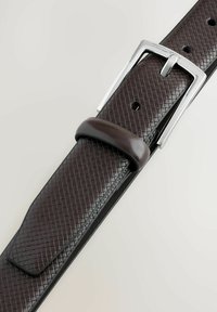 TEXTURE - Klassisk bælte - brown