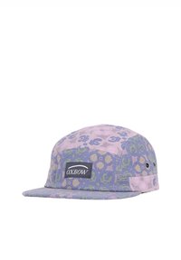 Casquette à cinq panneaux en tissu multicolore présentant une base violette avec des motifs verts et roses. Comprend un patch logo noir "OXBOW" sur le devant.