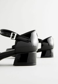 Baker by Ted Baker - Sandały