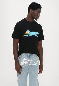 Icecream RUNNING DOG - Print T-shirt - black