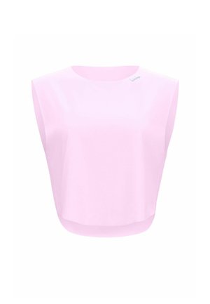 Crop top rose clair sans manches avec épaules larges et col rond, avec un petit logo discret près du col.