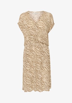 Beżowa sukienka z krótkim rękawem, w wzór zebry, z dekoltem w serek, elastycznym paskiem w talii i zwiewną spódnicą. Wykonana z lekkiego materiału.