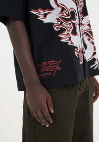 Ed Hardy OFFSET DRAGON CAMP SHORT SLEEVE - Camisa - black