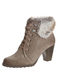 Stivale alla caviglia in suede taupe con polsino in pelliccia sintetica, design con lacci e tacco largo. Cuciture dettagliate e suola testurizzata.