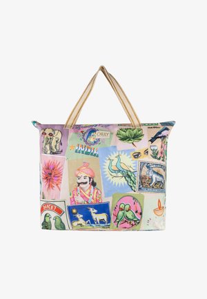 Tas met collage van Indiaas-geïnspireerde illustraties, waaronder een man in traditionele kleding, pauwen, olifanten, vogels, bloemen en een lotus.