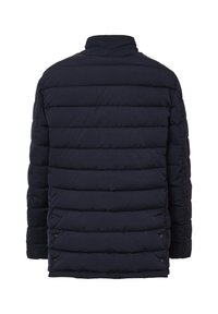 Marineblaue Daunenjacke mit hohem Kragen, die über eine steppbare Polsterung, seitliche Druckknöpfe und ein elegantes, schlankes Design für Wärme und Komfort verfügt.
