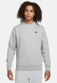 Nike Sportswear - LIFESTYLE  - Sweatshirt - grauschwarzrot Image miniature 1