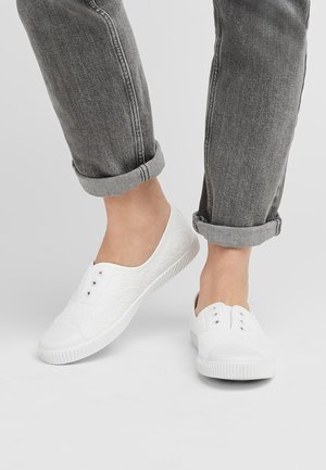 Matalavartiset tennarit - white