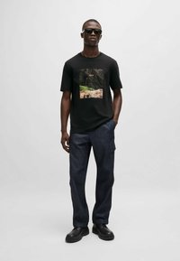 BOSS T-shirt med print - black one