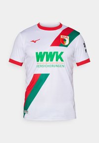 Hvit fotballdrakt med røde og grønne diagonale striper, rund rød krage, og teksten "WWK VERSICHERUNGEN" i grønt. Klubbens logo på brystet.