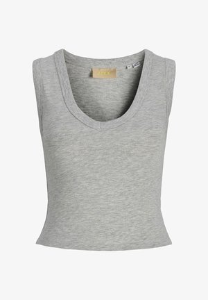 Lichtgrijs mouwloos crop top met V-hals en stoffen label "JJXX" aan de achterzijde van de halslijn.