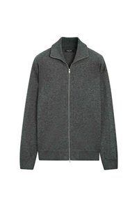 Cardigan zip-up grigio scuro realizzato in tessuto morbido, con colletto alto e maniche lunghe. Polsini e orlo a coste con dettaglio della cerniera a vista.