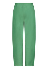 Zelene trenirke s elastičnim pojasom, ravnog kroja i glatke teksture. Bez vidljivih uzoraka ili akcenta. Jednostavan i funkcionalan dizajn.