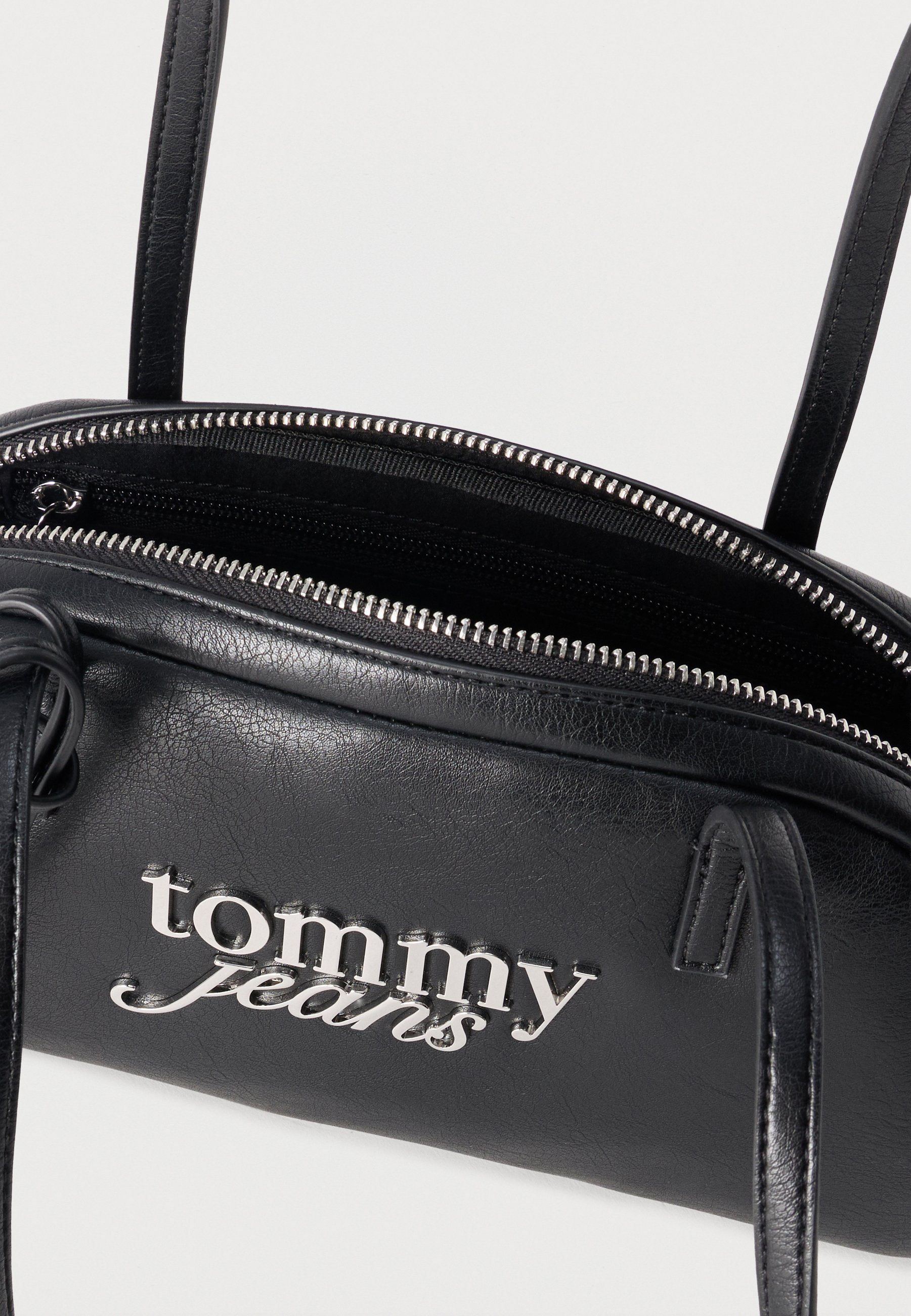 Tommy Jeans 볼드 숄더 백 핸드백