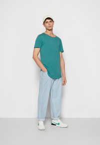 Lee SHAPED TEE - T-shirt básica - monaco