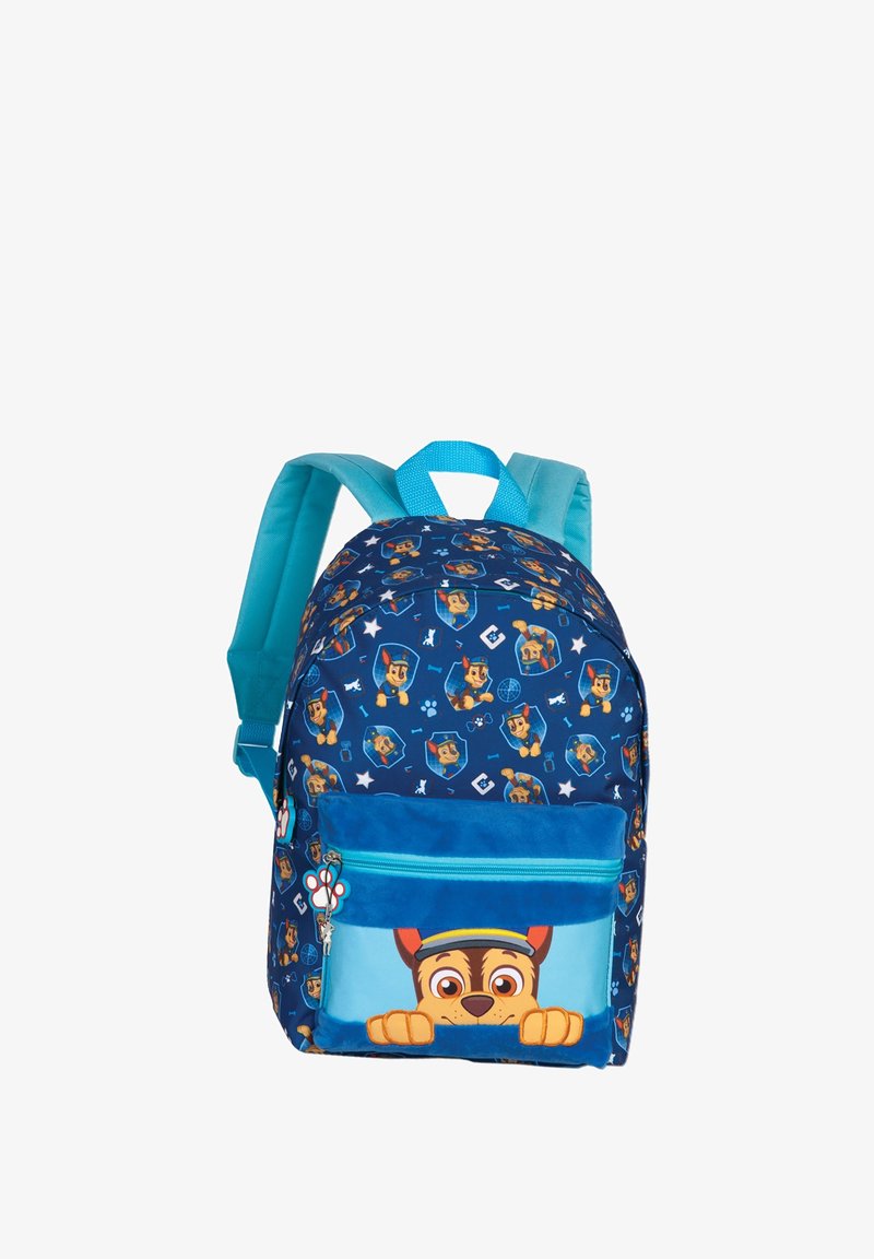 Blauwe rugzak met verstelbare banden, met een patroon van cartoonhonden, sterren en iconen, met een voorzak die het gezicht van een hond weergeeft.