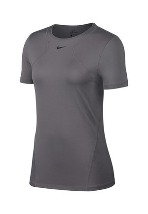 Dopasowany, szary sportowy t-shirt Nike Dri-FIT z krótkim rękawem, okrągłym dekoltem i czarnym logo Nike Swoosh na piersi.